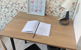 Rooms4Less